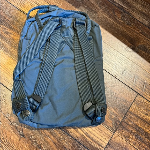 Fjallraven Kanken mini backpack - Picture 2 of 6